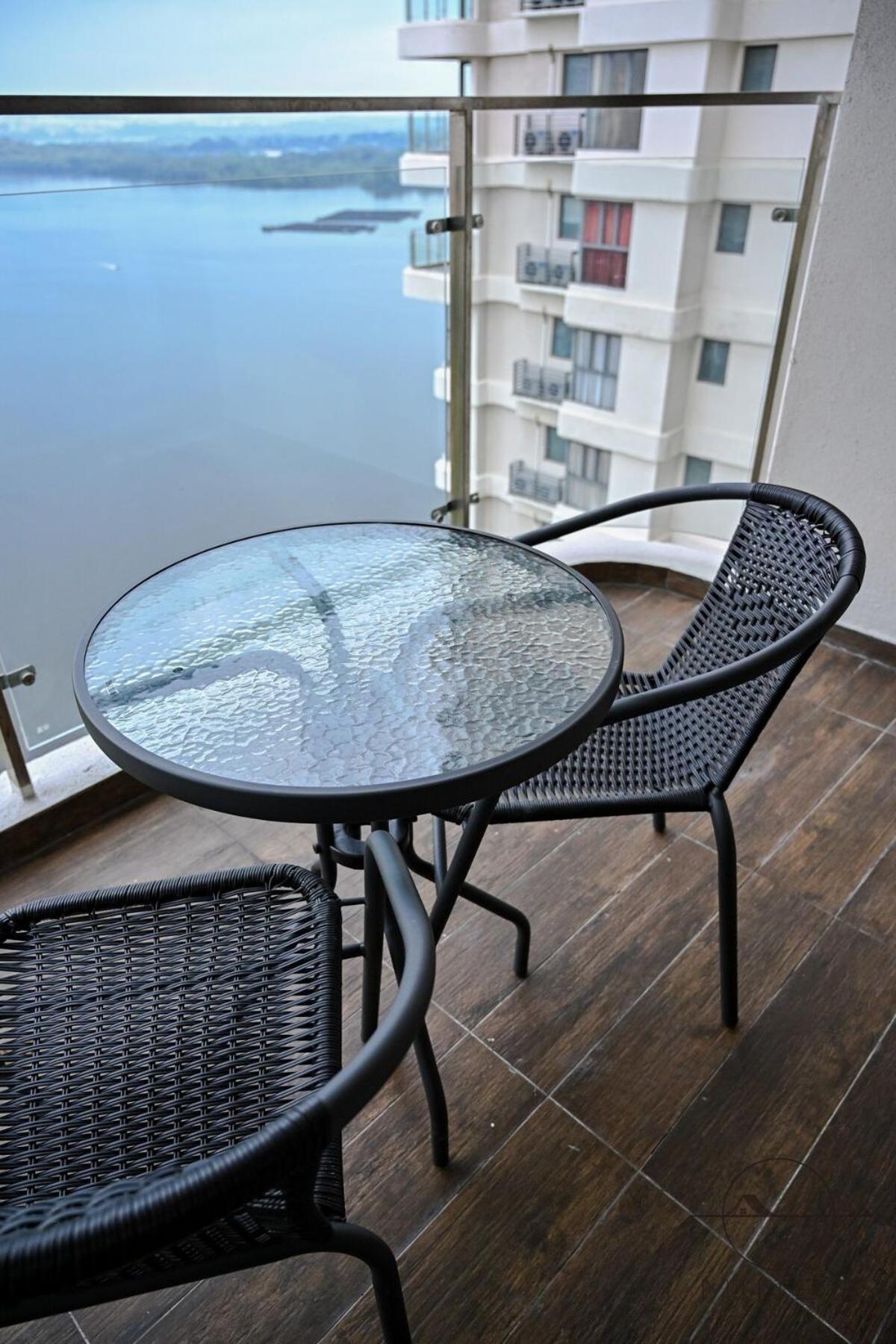 Ferienwohnung Kingsbay B #5Pax #Vintagewood #Highfloor Johor Bahru Exterior foto